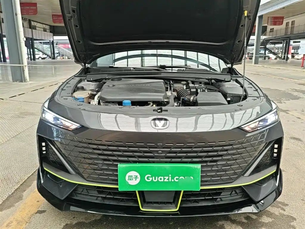 CHANGAN UNI-V