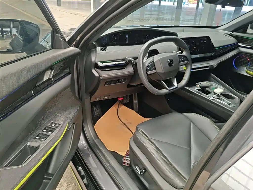 CHANGAN UNI-V