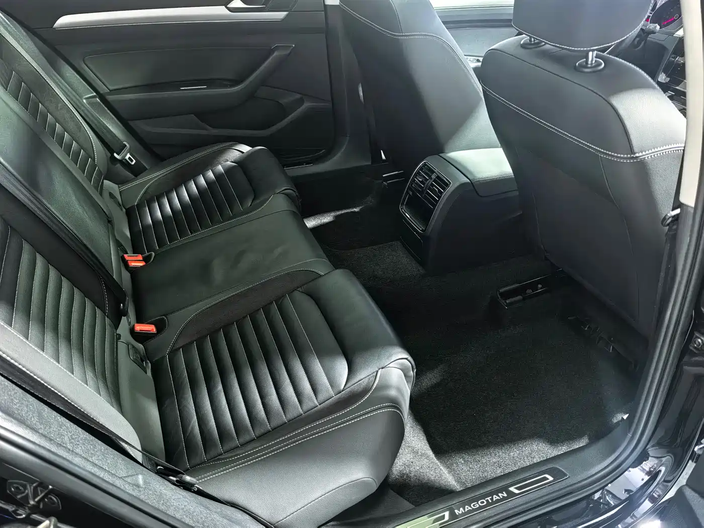 Volkswagen Magotan 2020 280TSI DSG Comfort фото 11