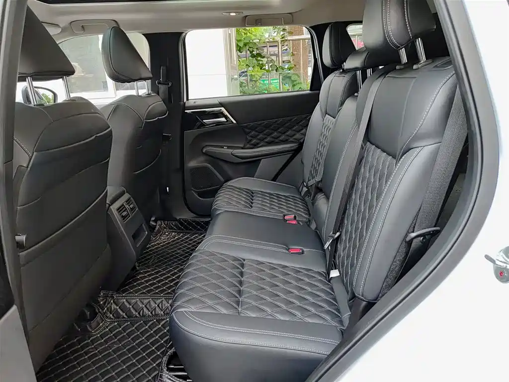 Mitsubishi Outlander 2023 1.5T CVT 2WD Prestige Edition 7-seater фото 8