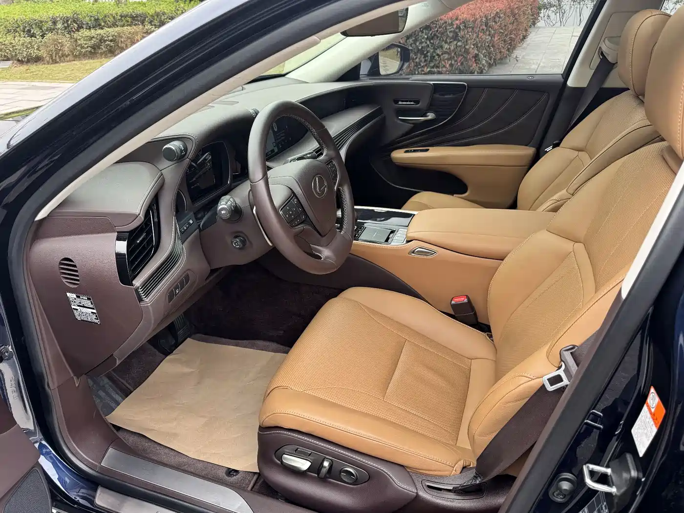 Lexus LS 2020 500h Excellence (China V) фото 14