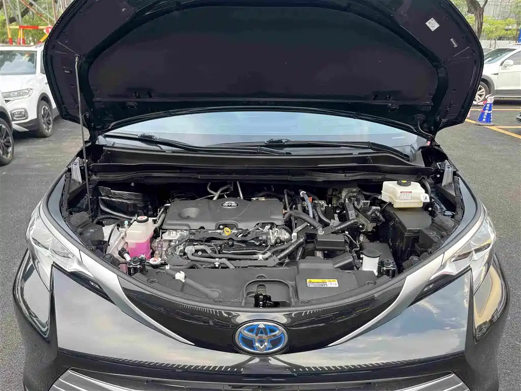 Фото 36 - Toyota Sienna