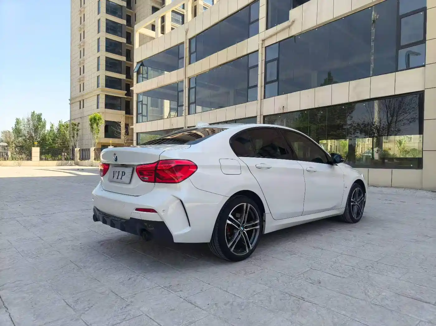 BMW 1 Series 2021 Facelift 125i M Sport Shadow Edition фото 4