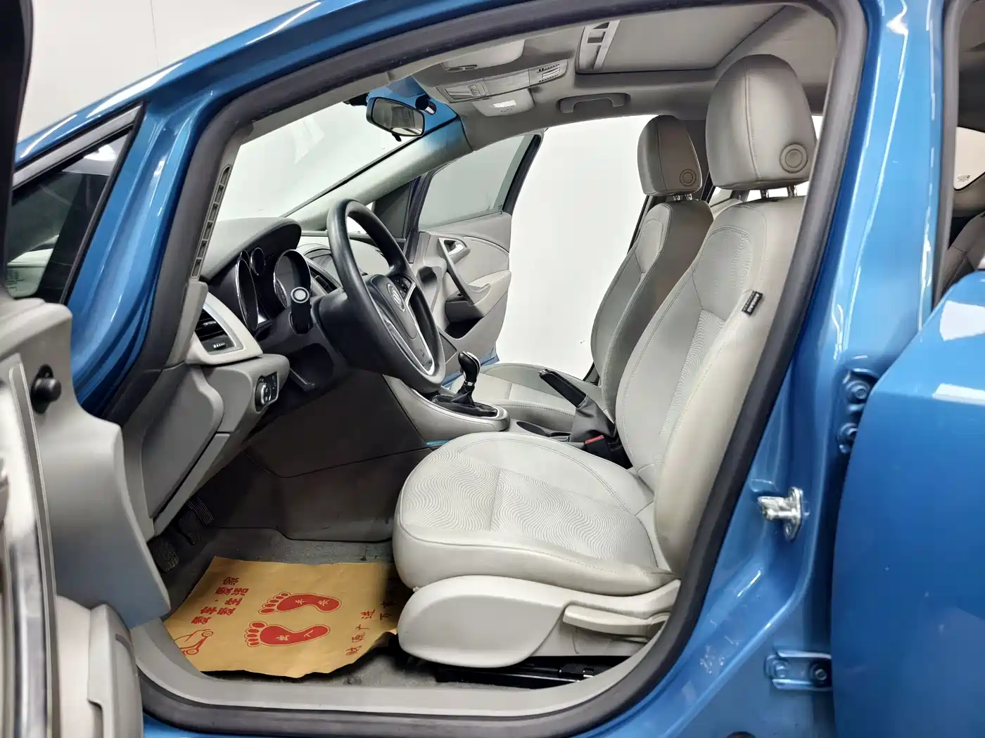 Buick Excelle 2013 Model XT 1.6L Manual Progressive фото 11
