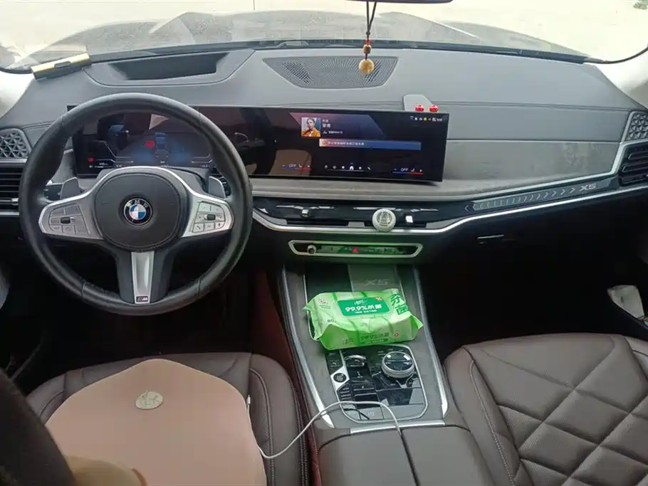 BMW X5 2023 xDrive 30Li Premium M Sport Package фото 12
