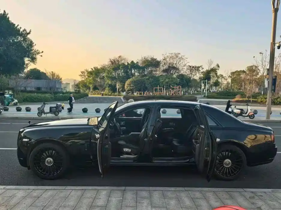 Фото 2 - Rolls-Royce Ghost