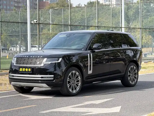 Land Rover Range Rover 2024 3.0 L6 400PS Genesis Extended