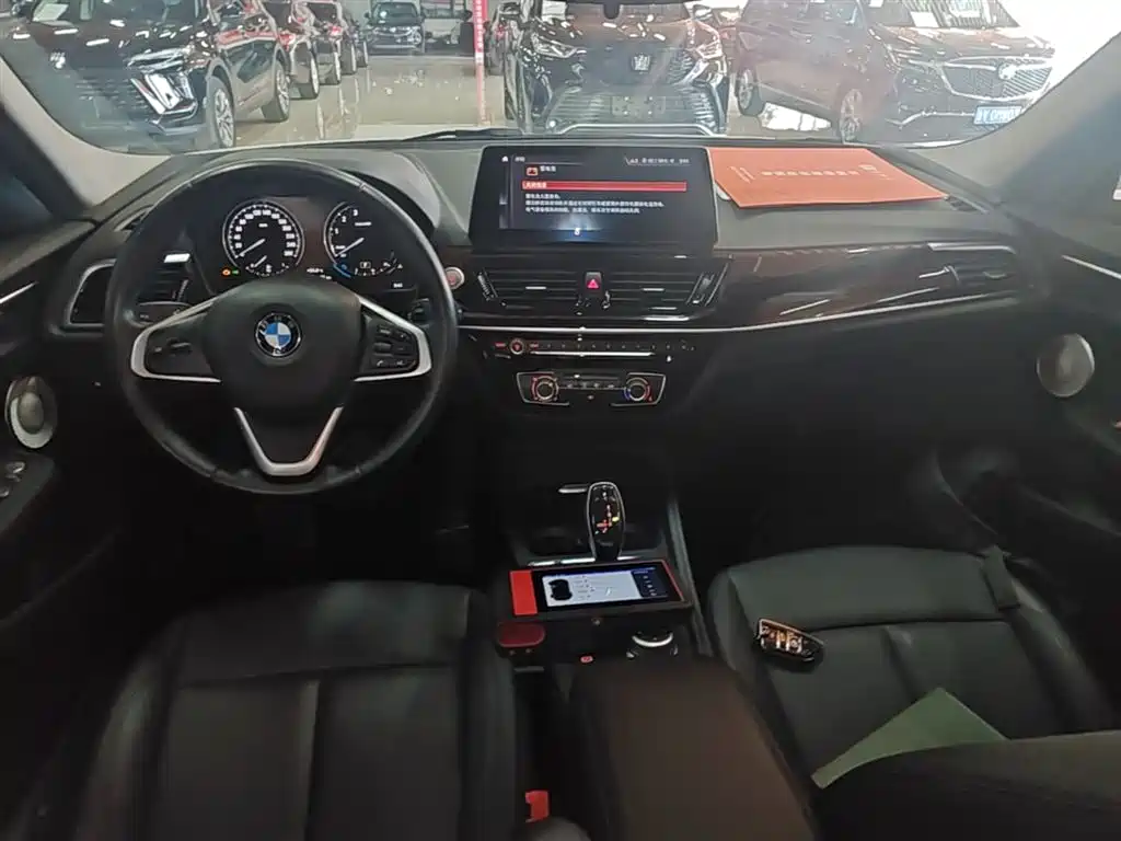 BMW 1-SERIES