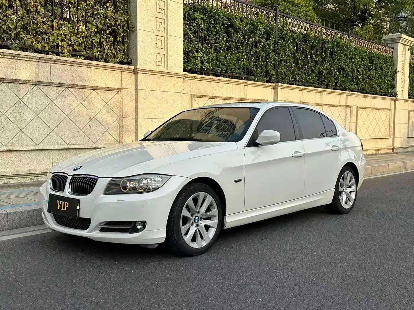 BMW 3 Series (Import) 2010 320i Luxury