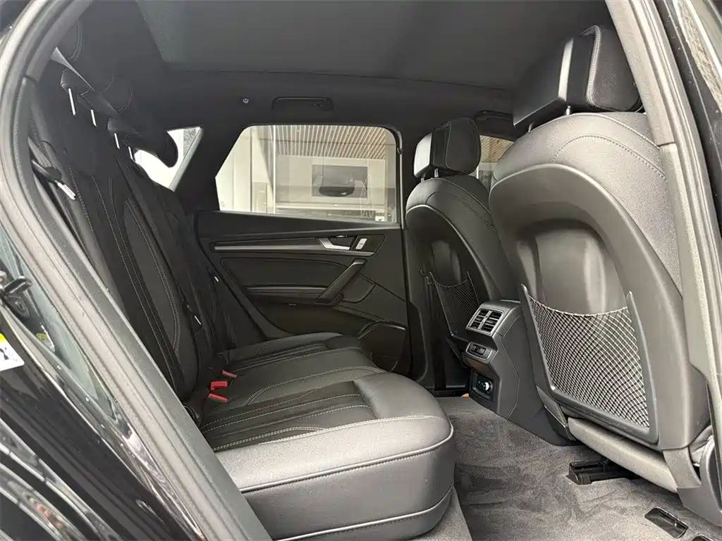 Audi Q5L 2023 40T Luxury Dynamic фото 7