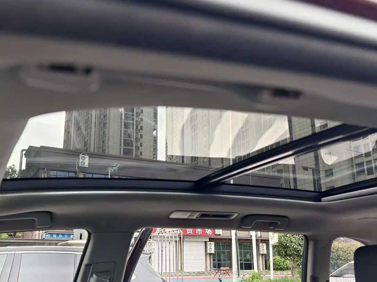 Фото 14 - Toyota Highlander