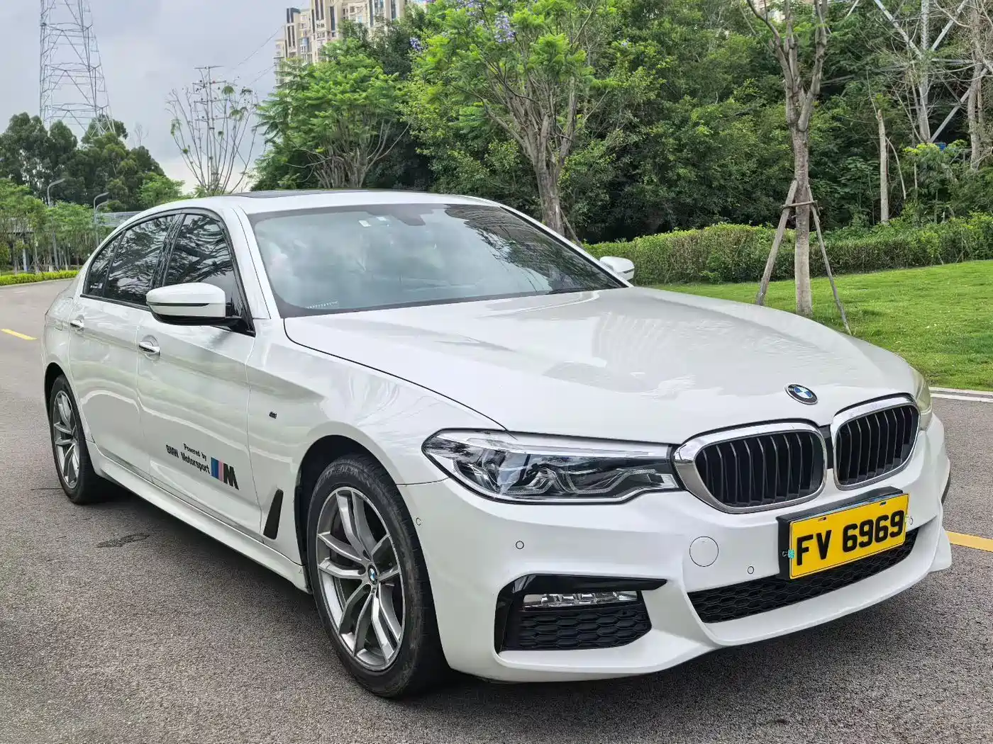 BMW 5 Series 2018 525Li M Sport Package фото 3