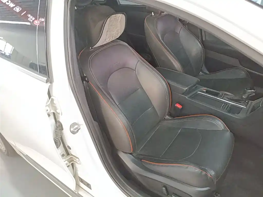 Hyundai Sonata 2015 1.6T GLS Smart фото 25