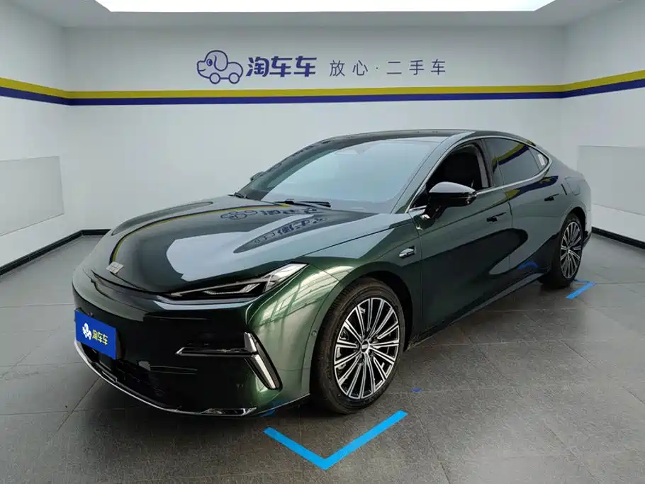 Geely Galaxy Galaxy Xingyao 8 2025 2025 Model 130km EM-i Flagship Edition