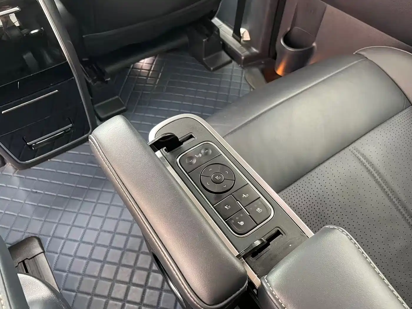 GAC Trumpchi Trumpchi M8 2021 Leading Show Series 390T Ultimate Edition фото 11