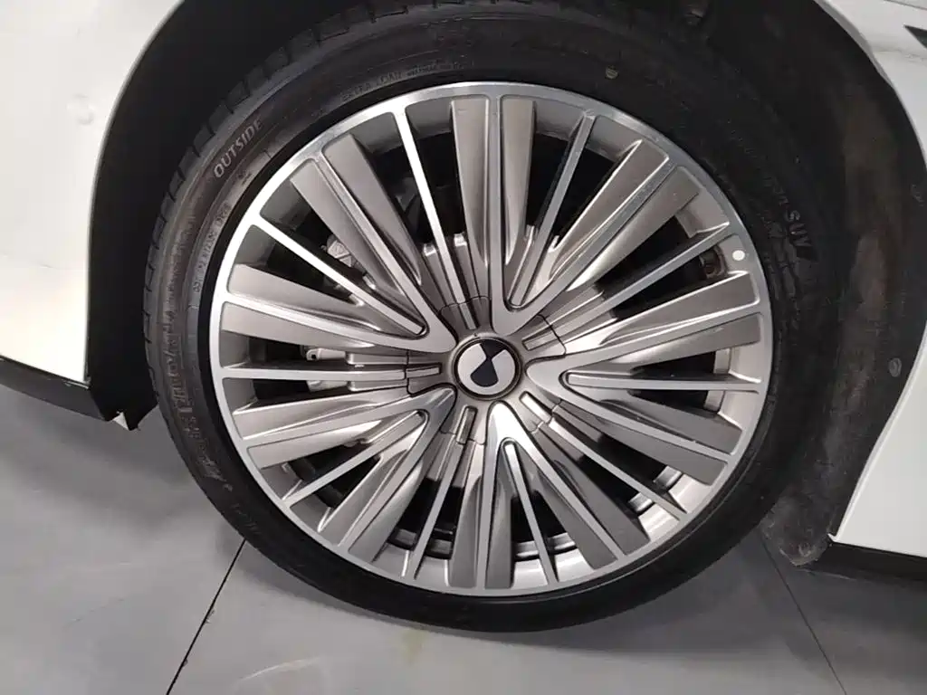 Denza Z9 2025 2024 Model 1100km AWD Ultra Edition