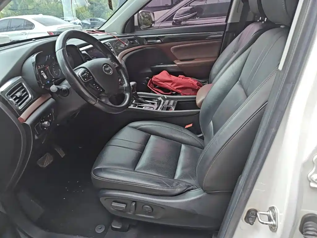 GAC Trumpchi Trumpchi GS8 2017 2017 320T 2WD Luxury Smart Connect (7-seater)