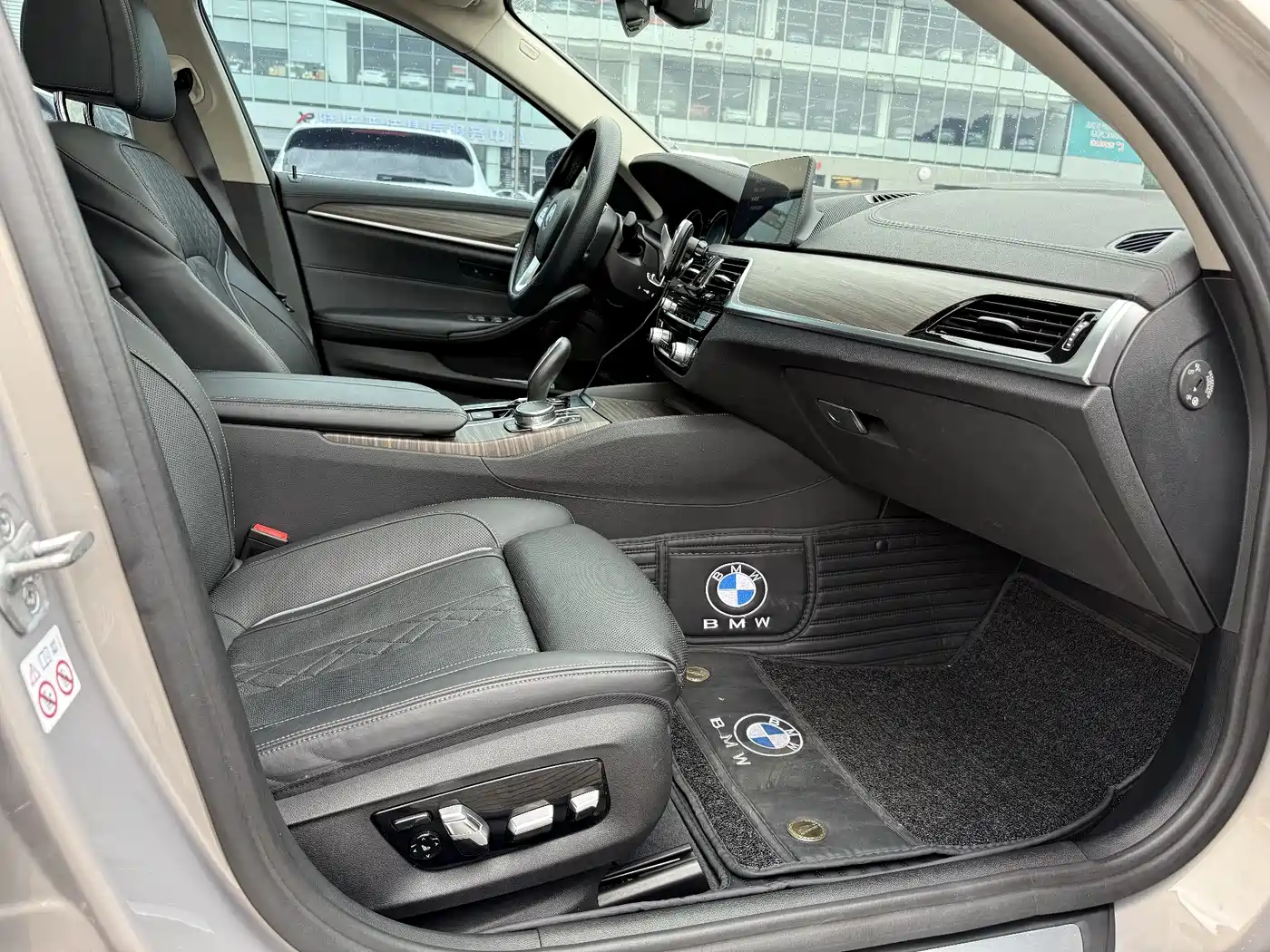 BMW 5 Series New Energy 2018 530Le Luxury Package фото 13