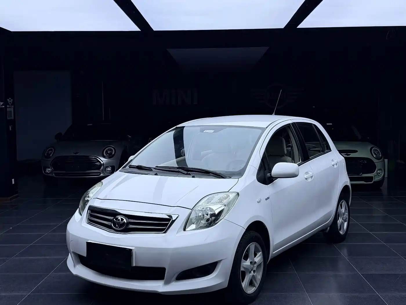 Toyota Yaris 2011 2011 1.6E Auto Charm Edition