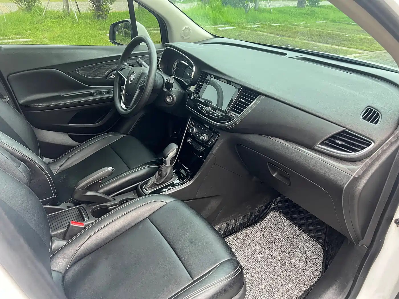 Photo 10 - Buick Encore