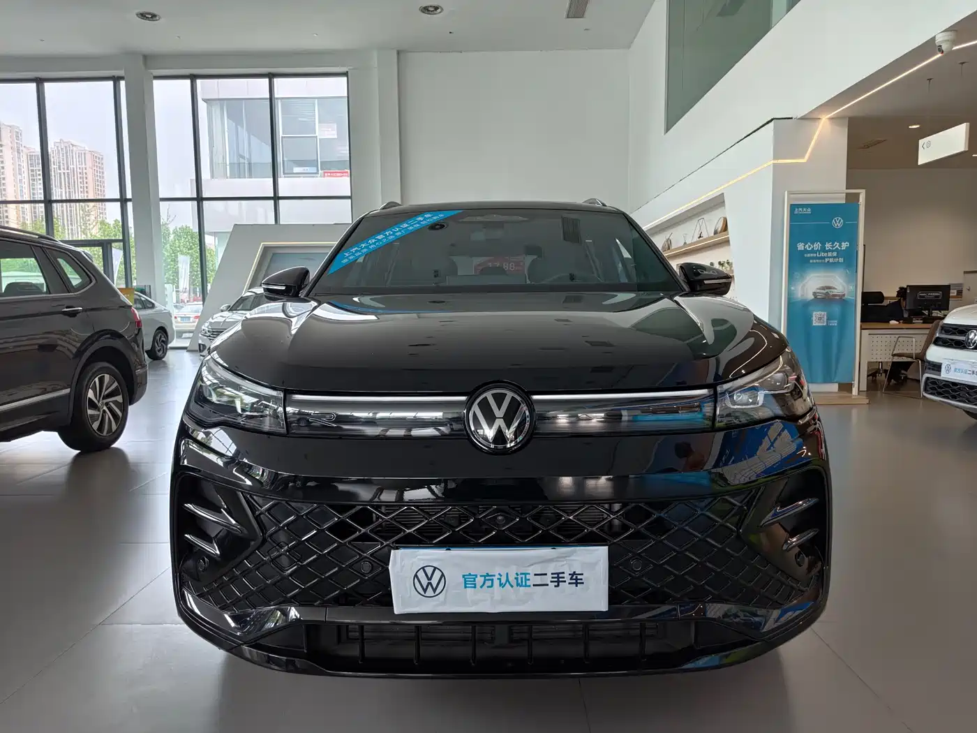 Volkswagen Tiguan L 2024 PRO 380TSI 4WD R-Line Premium Edition фото 2