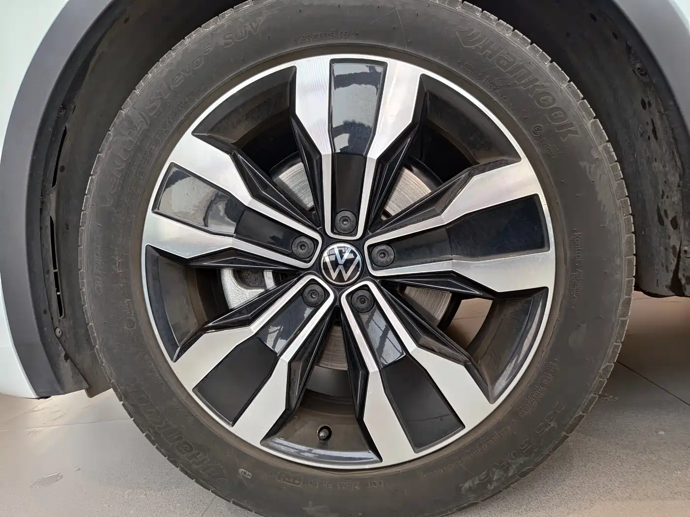 Volkswagen Tiguan L 2024 Outstanding 330TSI Auto 2WD R-Line Dragon Glory Edition фото 15