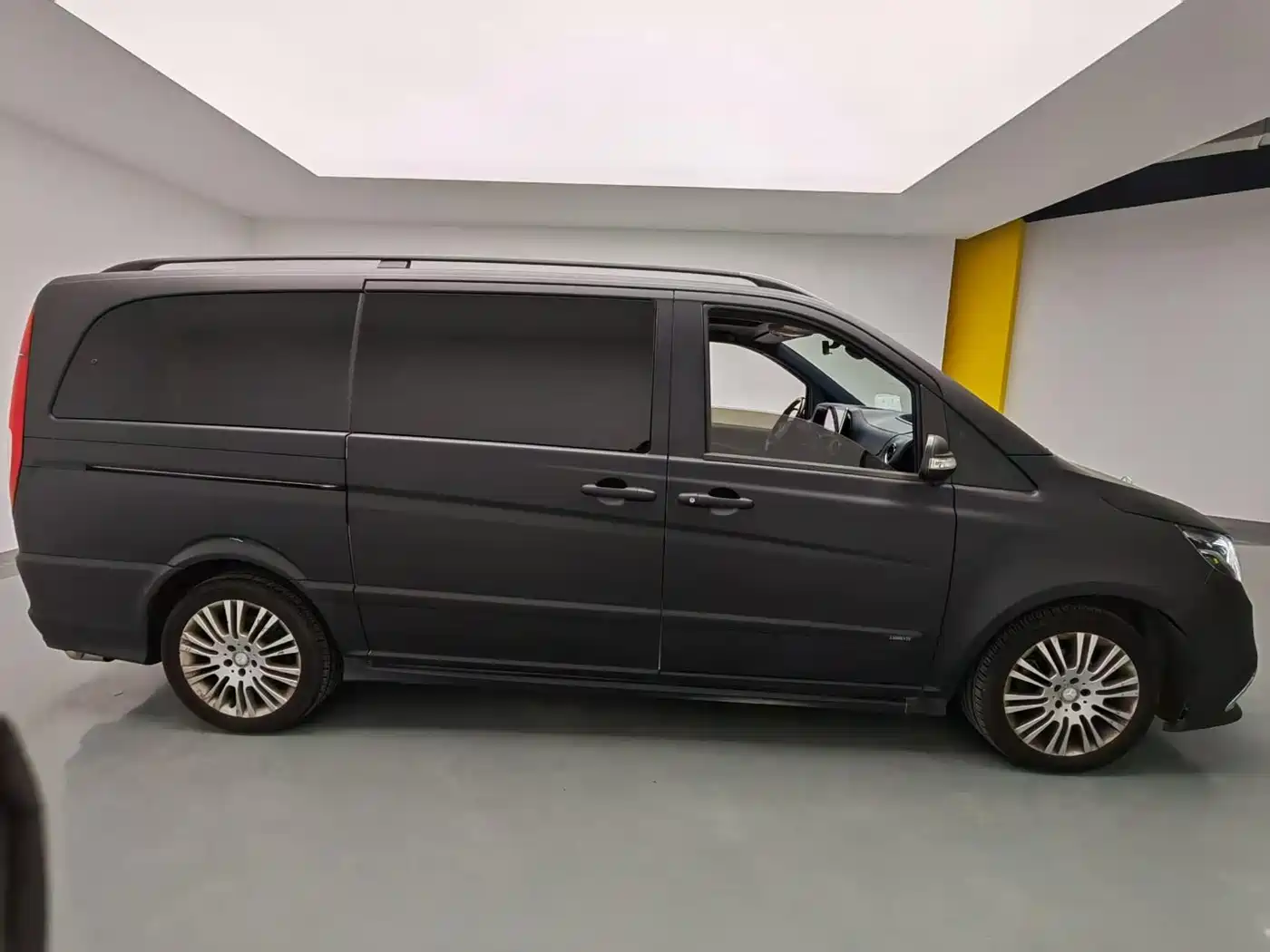 Mercedes-Benz Viano 2010 2.5L Prestige Edition фото 6