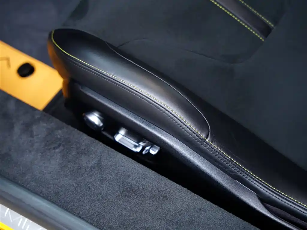 Lotus Cars EMIRA 2022 3.5T V6 Manual First Edition фото 33