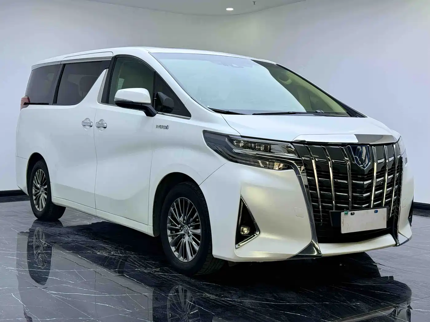 Toyota Alphard 2021 Hybrid 2.5L Premium фото 3