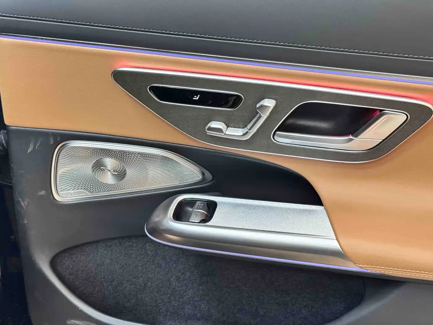 Mercedes-Benz E-Class 2025 E 300 L Luxury фото 13