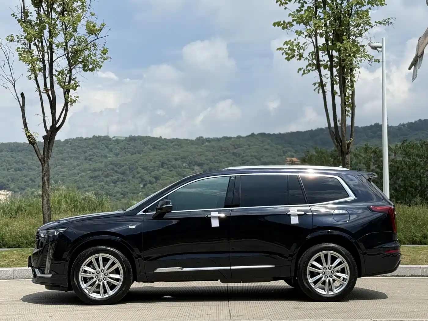 CADILLAC XT6