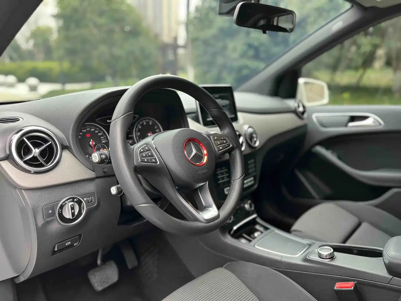 Mercedes-Benz B-Class 2017 B 180 фото 8
