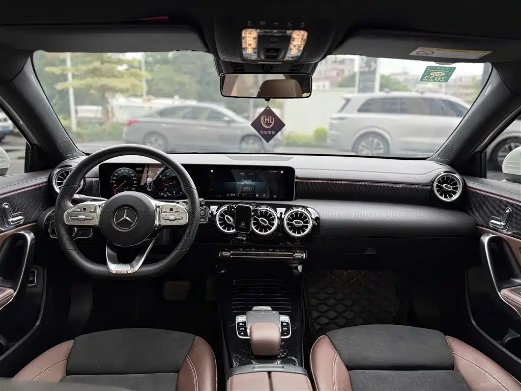 Mercedes-Benz A-Class 2020 A 200 L Sport Sedan фото 22