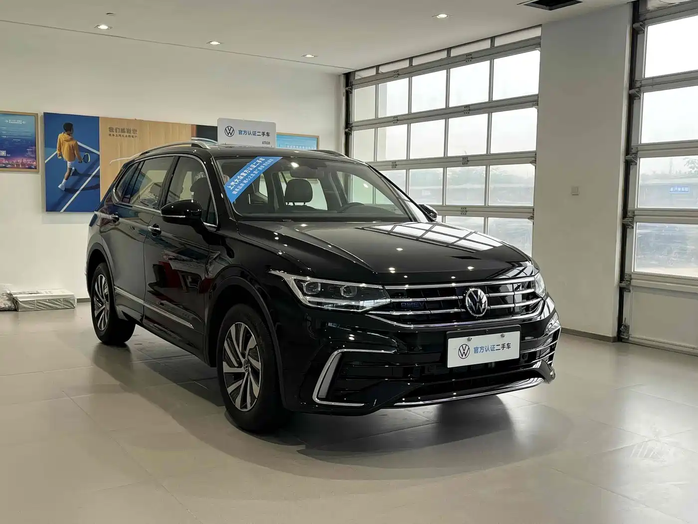Volkswagen Tiguan L PHEV 2023 430PHEV Plug-in Hybrid Premium фото 3
