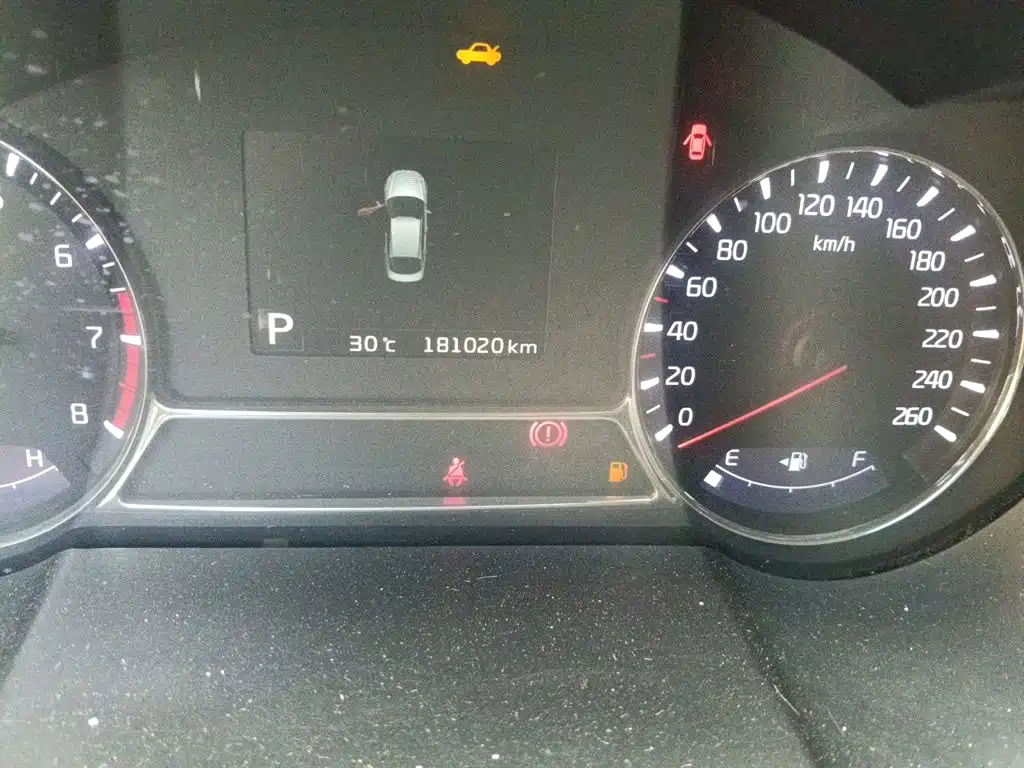 Photo 5 - Kia K5