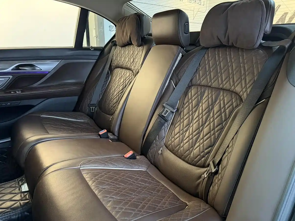 BMW 7 Series 2021 Model 740Li Leading Luxury Package фото 15