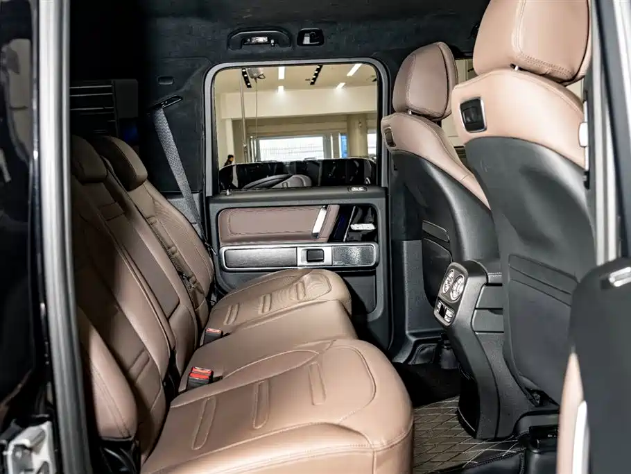 Mercedes-Benz G-Class 2024 G 500 фото 23