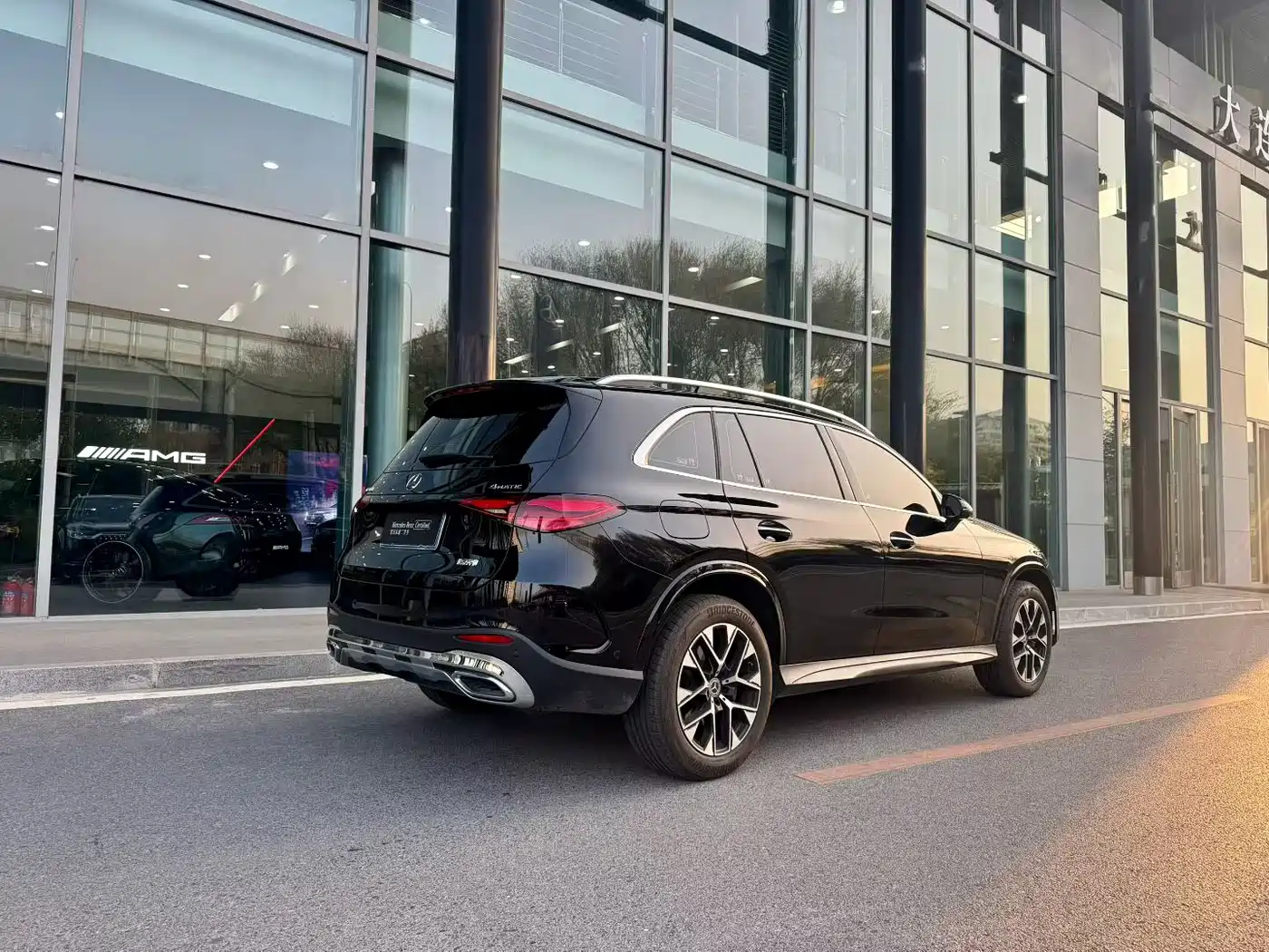 Mercedes-Benz GLC 2023 Facelift GLC 260 L 4MATIC Luxury 5-Seater фото 3