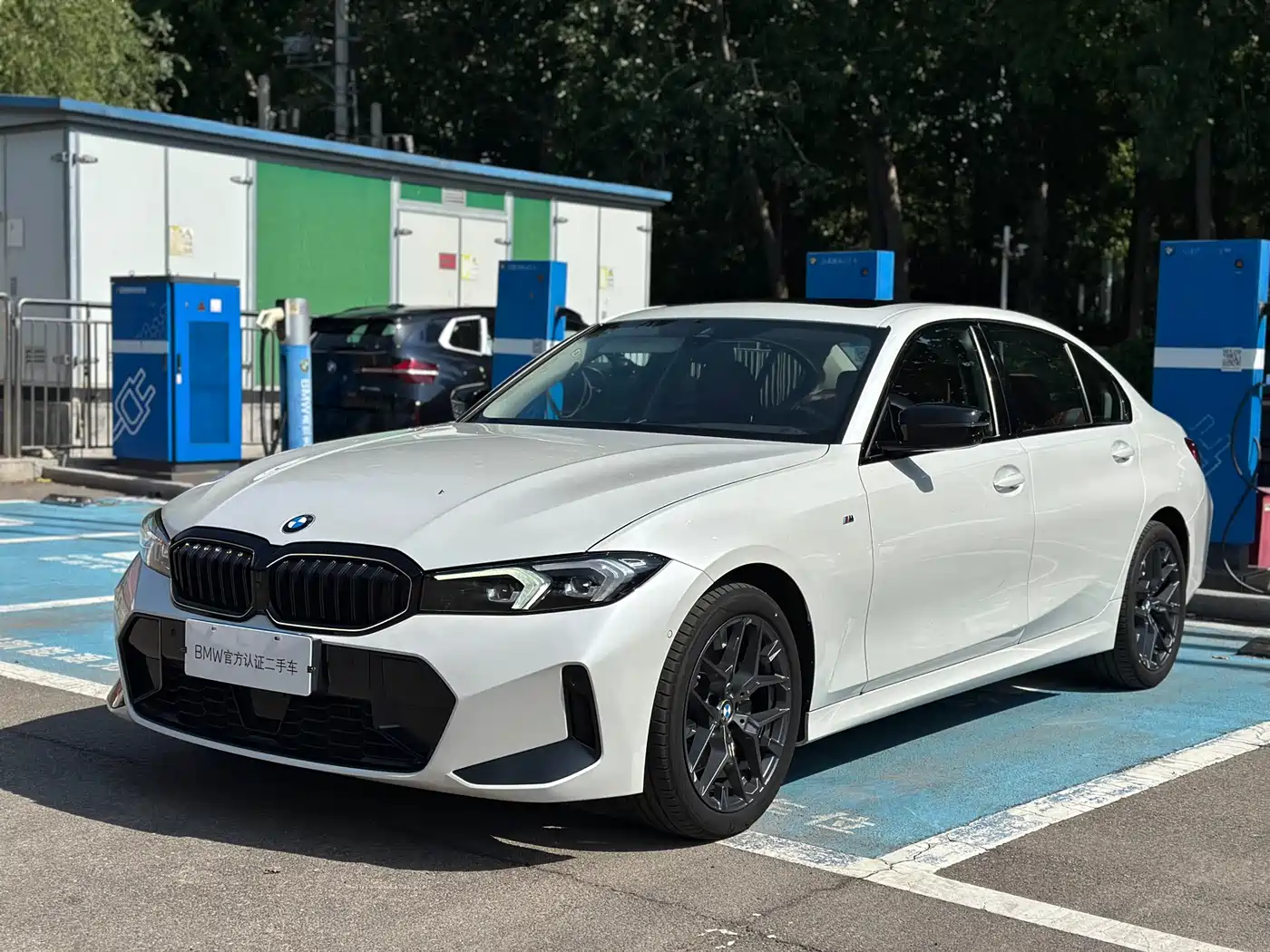BMW 3 Series 2025 330Li M Sport Night Edition