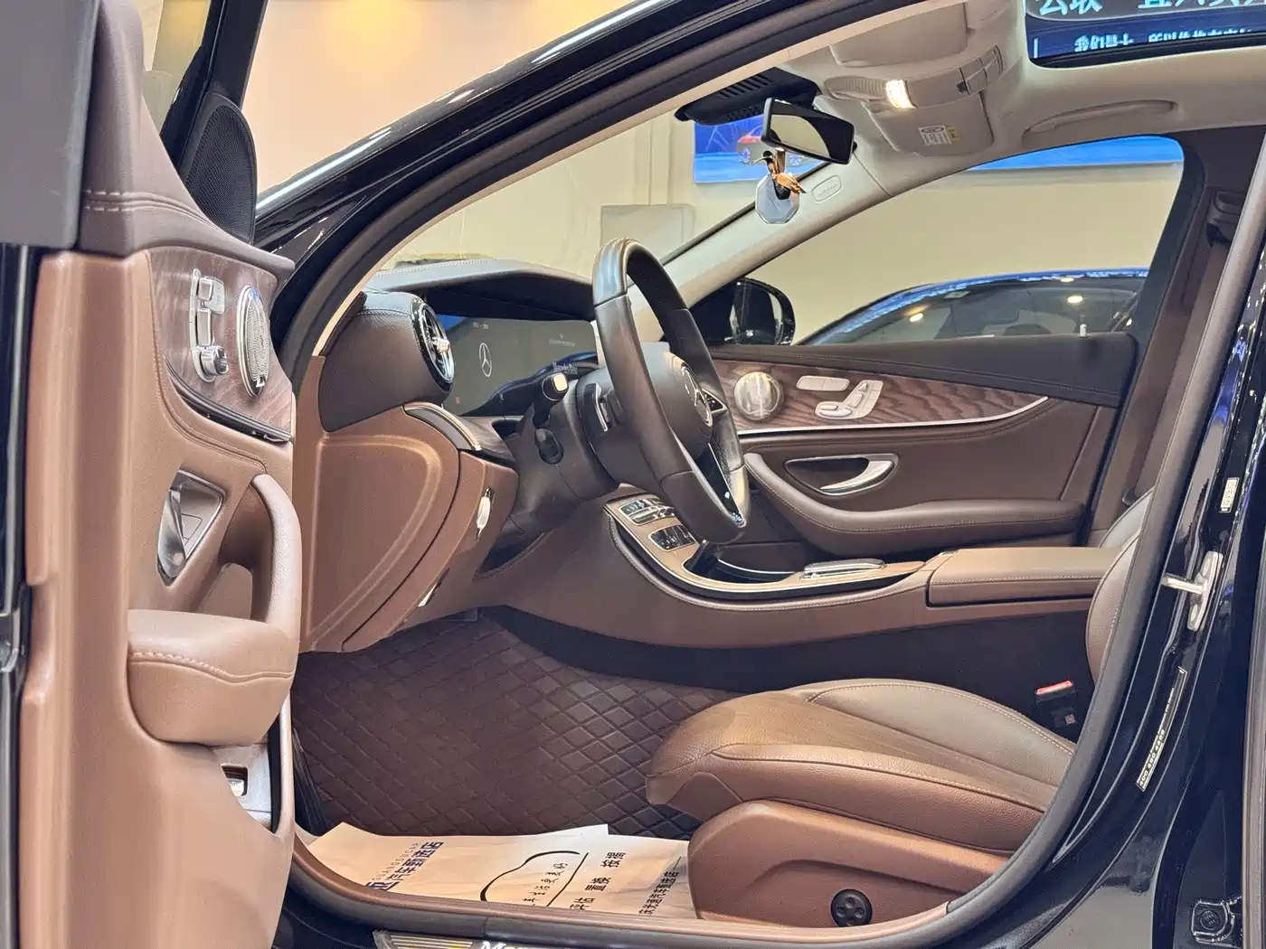 Mercedes-Benz E-Class 2023 E 300 L Fashion фото 8
