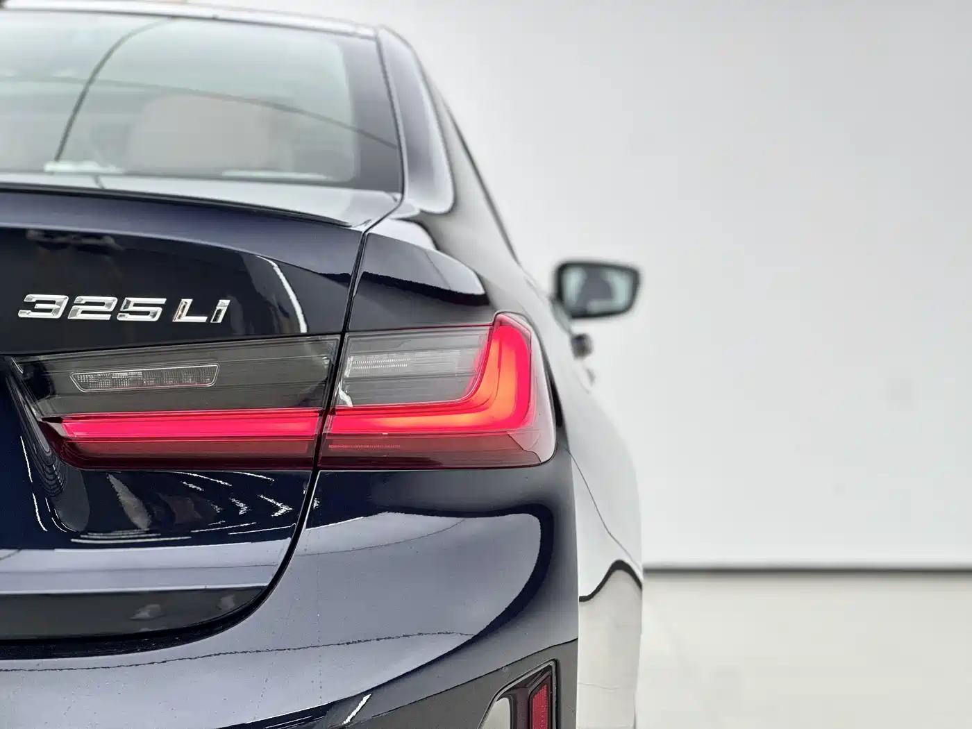 BMW 3 Series 2024 325Li M Sport Shadowline Package фото 15