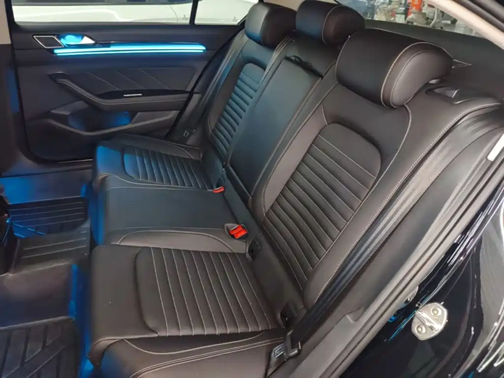 Volkswagen Magotan 2025 2023 2 Million Units Commemorative Edition 280TSI DSG Comfort