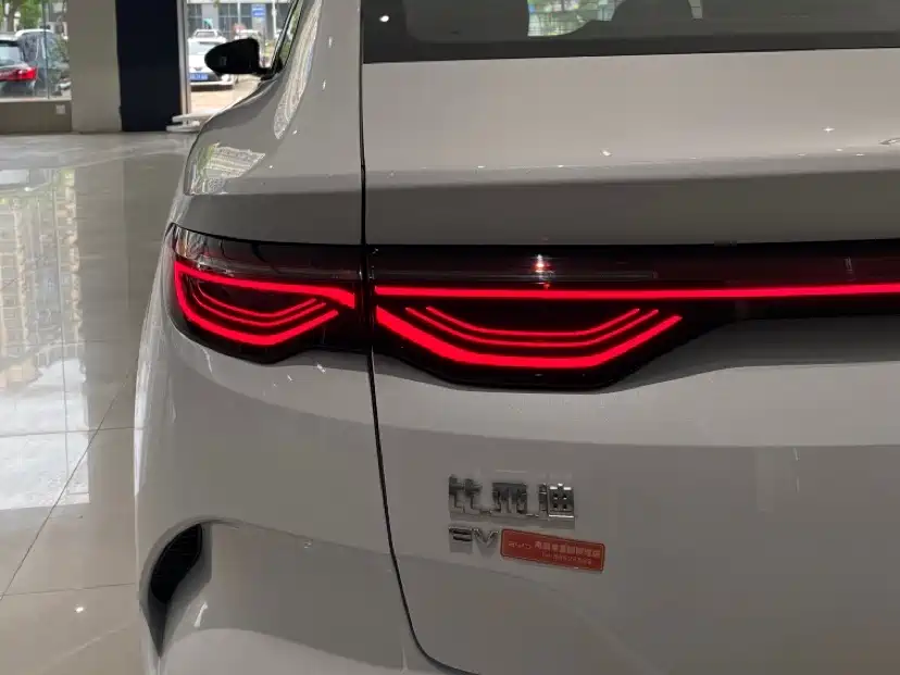 BYD Qin L 2025 EV 545KM Superior фото 6
