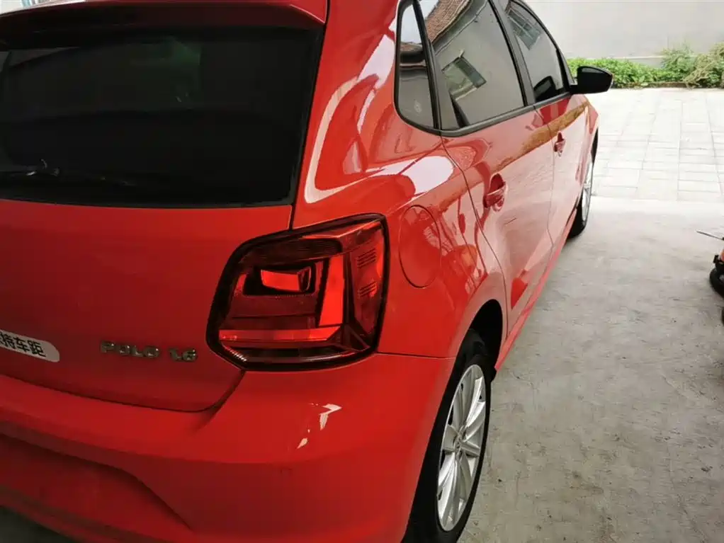 Volkswagen Polo 2014 1.6L Automatic Comfort Edition фото 8