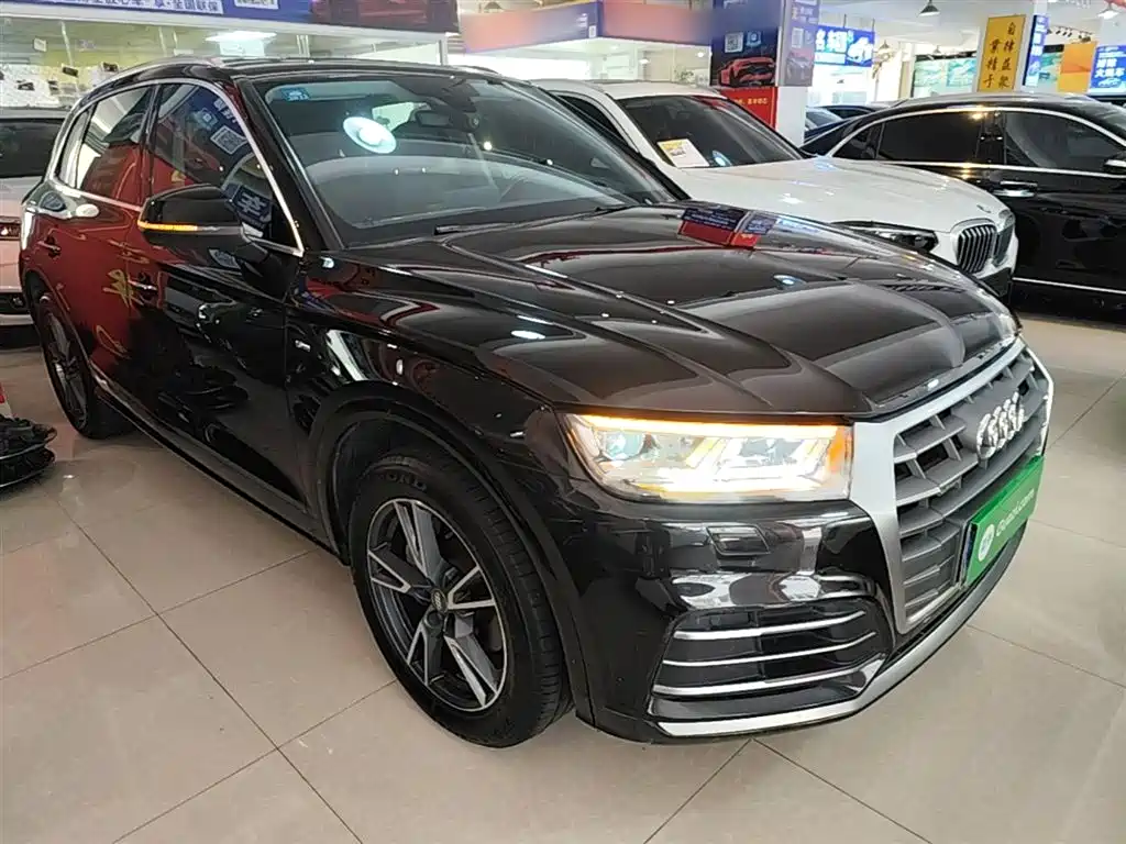 Audi Q5L 2020 Facelift 40 TFSI Honor Fashion фото 4