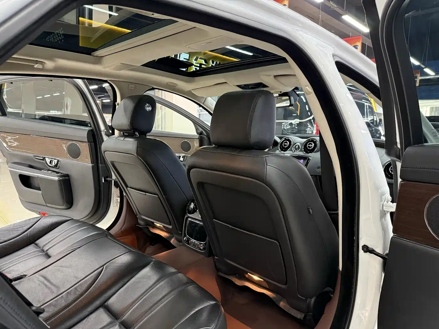 Jaguar XJ 2018 2016 XJL 3.0 SC 2WD Elegance Business Edition