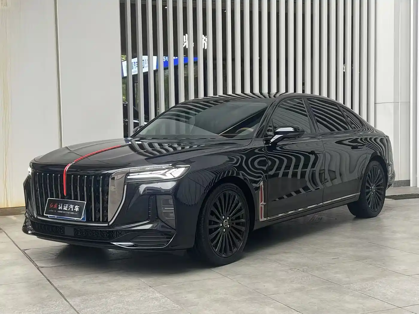 Hongqi H9 2025 2.0T 2WD Qixiang Private Style Edition 5-seater фото 3