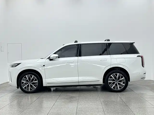 Photo 8 - GAC Trumpchi Trumpchi Vision S9