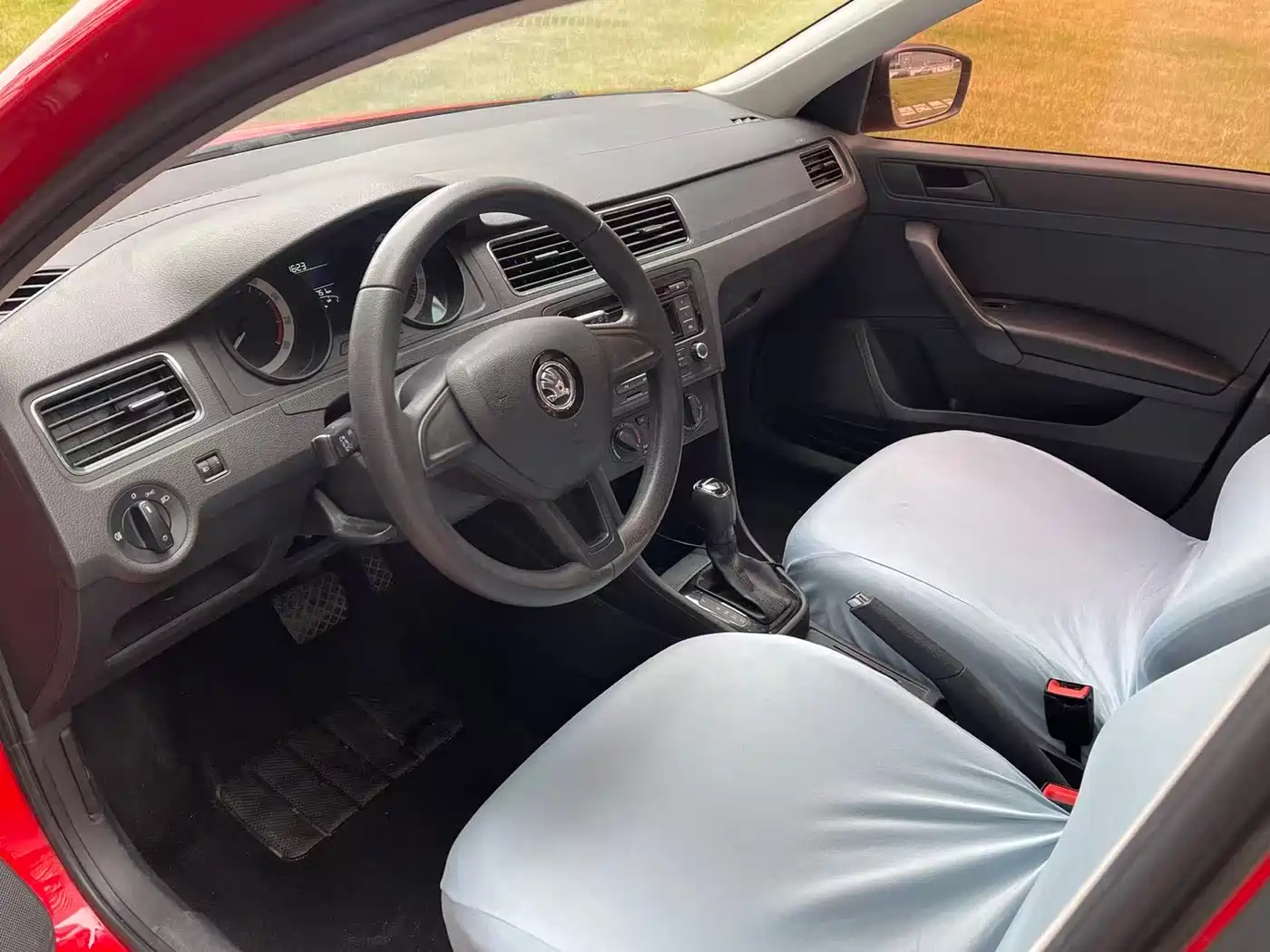 Škoda Skoda Rapid Spaceback 2018 1.6L Automatic Standard фото 8