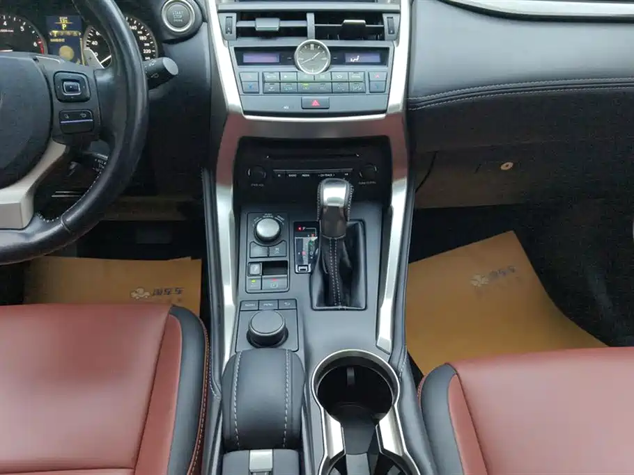 Lexus NX 2015 200t AWD F Sport фото 16